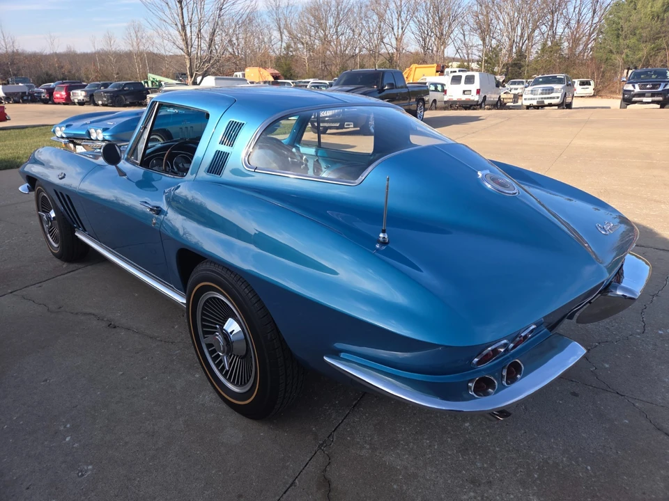 1965 Chevrolet Corvette C2 - Image 17 of 21