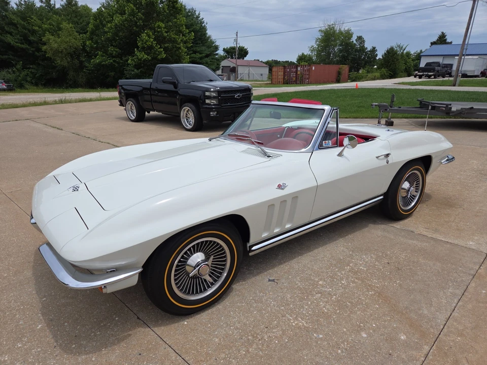 1965 Chevrolet Corvette C2 - Image 19 of 31