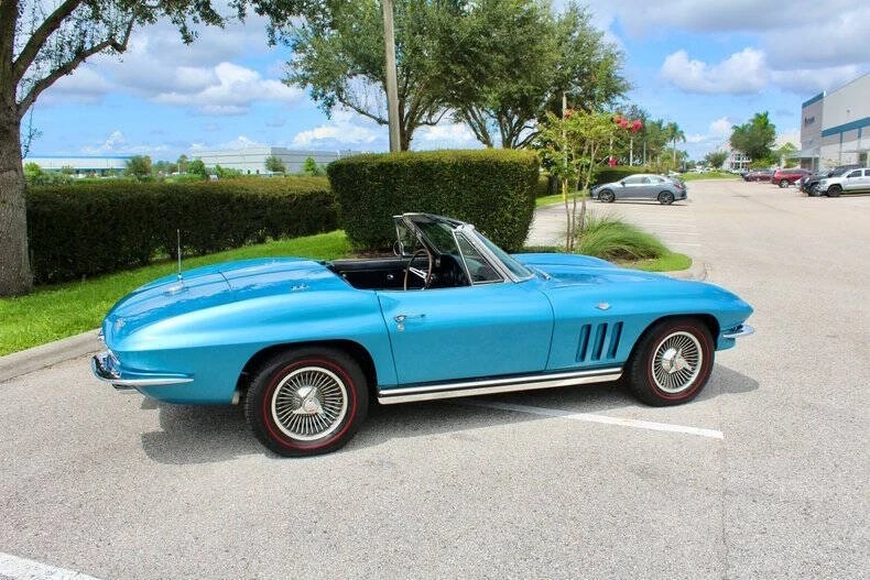 1965 Chevrolet Corvette C2 - Image 15 of 31
