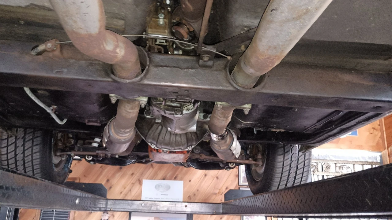 1965 Chevrolet Corvette C2 - Image 14 of 21