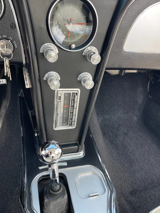 1965 Chevrolet Corvette C2 - Image 13 of 31