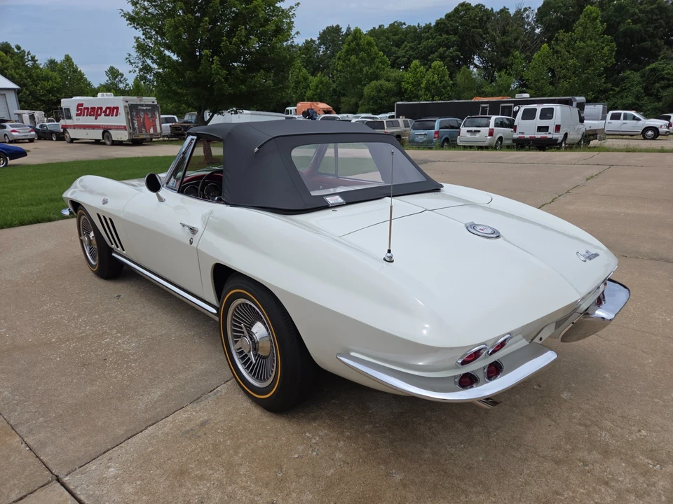 1965 Chevrolet Corvette C2 - Image 15 of 31