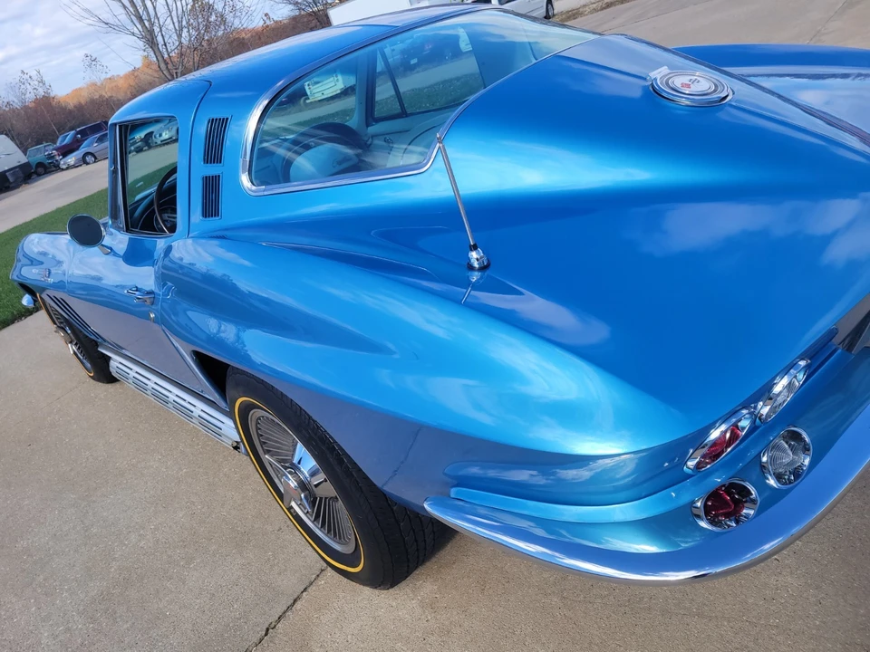 1965 Chevrolet Corvette C2 - Image 17 of 31