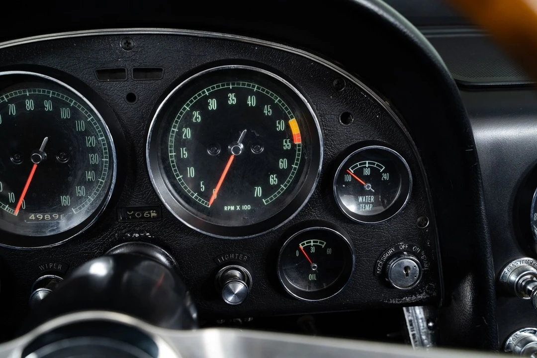 1965 Chevrolet Corvette C2 - Image 25 of 31