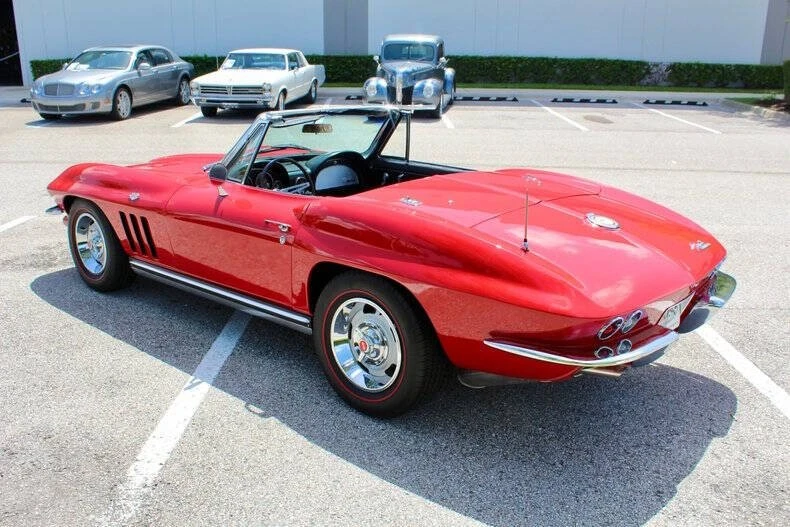 1965 Chevrolet Corvette C2 - Image 26 of 31