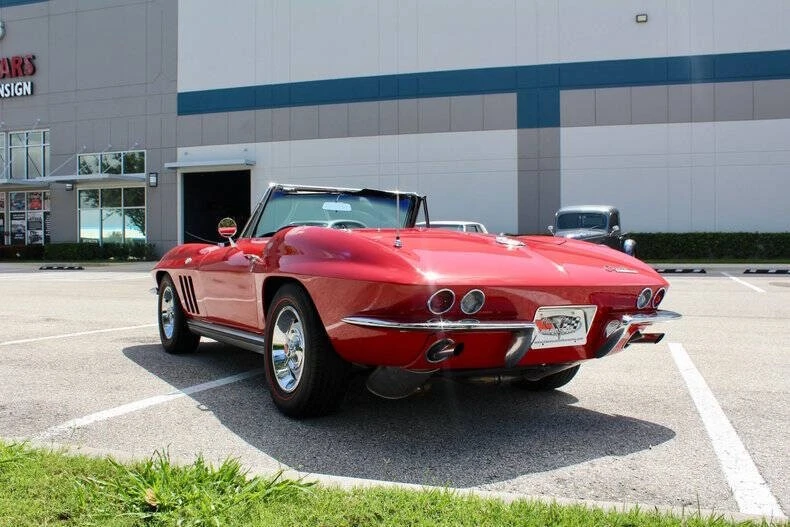 1965 Chevrolet Corvette C2 - Image 10 of 31