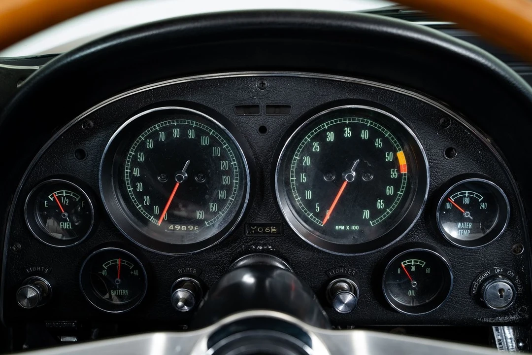 1965 Chevrolet Corvette C2 - Image 23 of 31