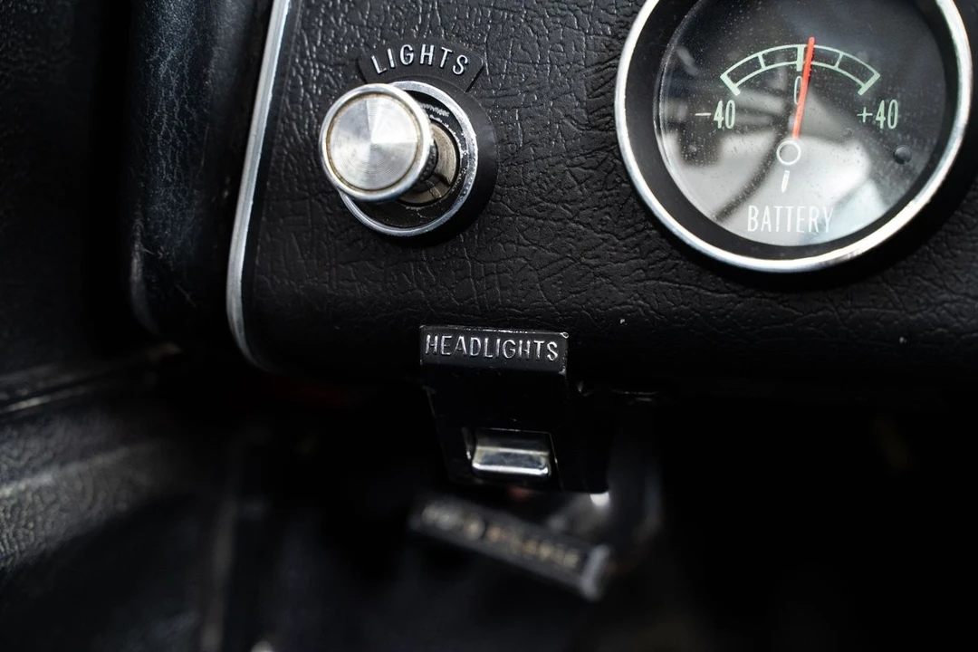 1965 Chevrolet Corvette C2 - Image 27 of 31