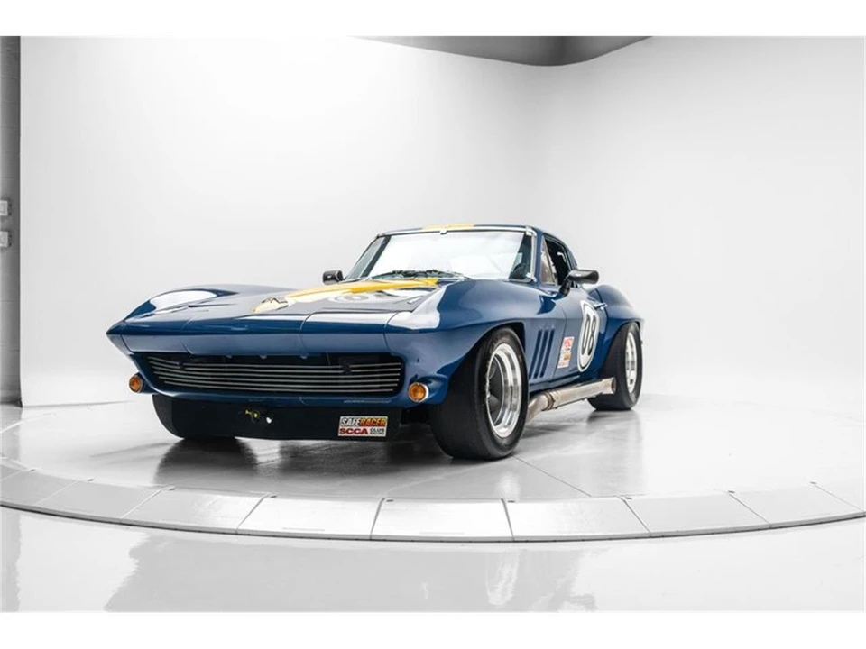 1965 Chevrolet Corvette C2 - Image 2 of 31