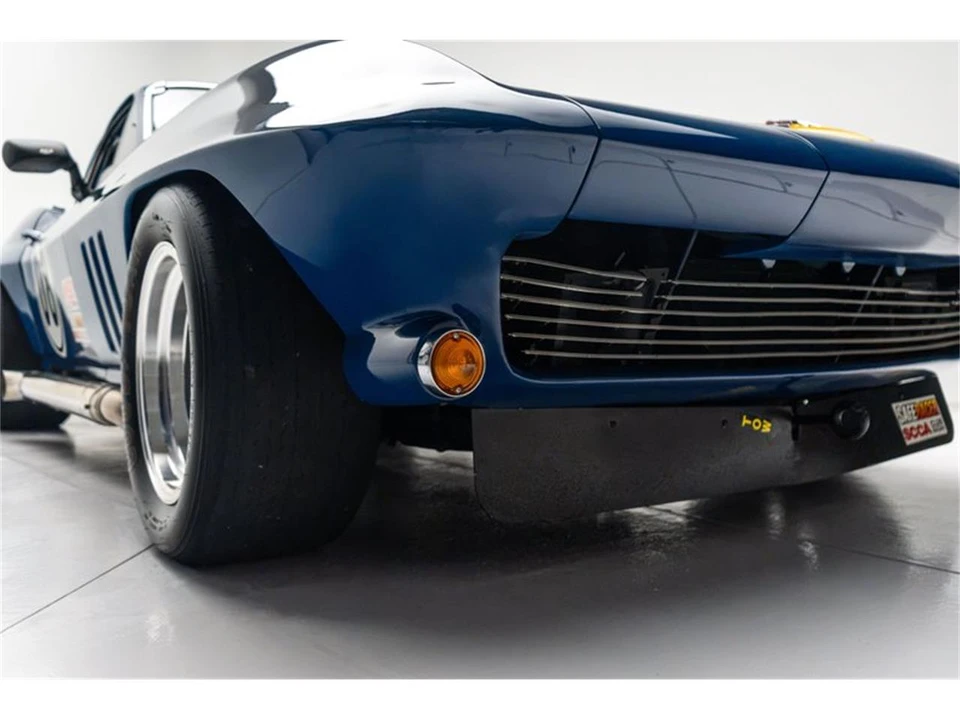 1965 Chevrolet Corvette C2 - Image 20 of 31