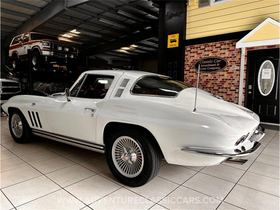 1965 Chevrolet Corvette C2 - Image 2 of 31