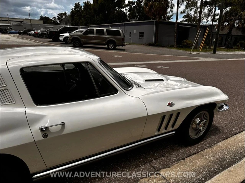 1965 Chevrolet Corvette C2 - Image 17 of 31