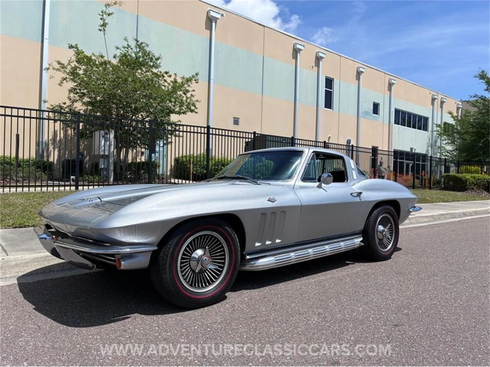 1965 Chevrolet Corvette C2 - Image 5 of 31
