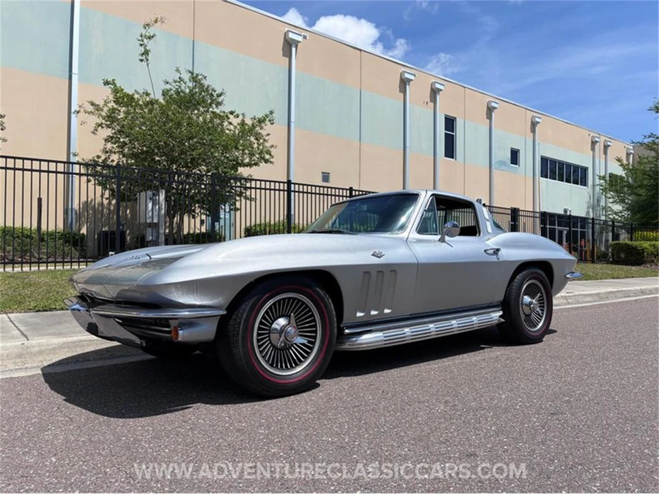 1965 Chevrolet Corvette C2 - Image 2 of 31