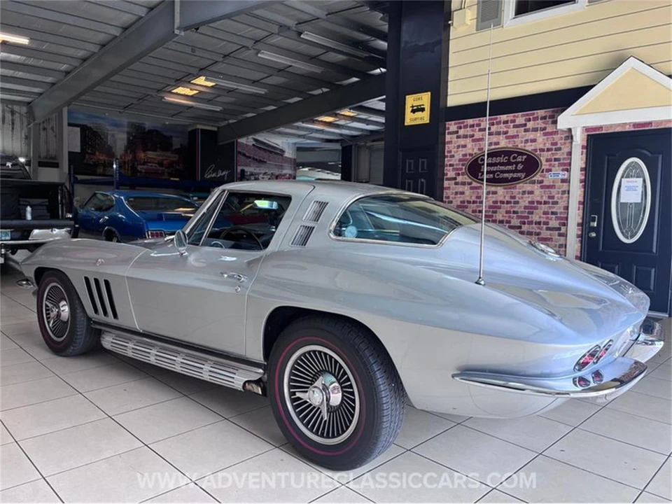 1965 Chevrolet Corvette C2 - Image 7 of 31