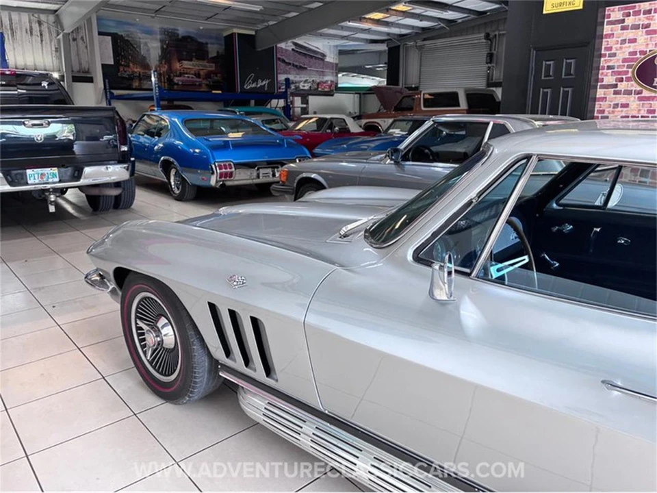 1965 Chevrolet Corvette C2 - Image 19 of 31