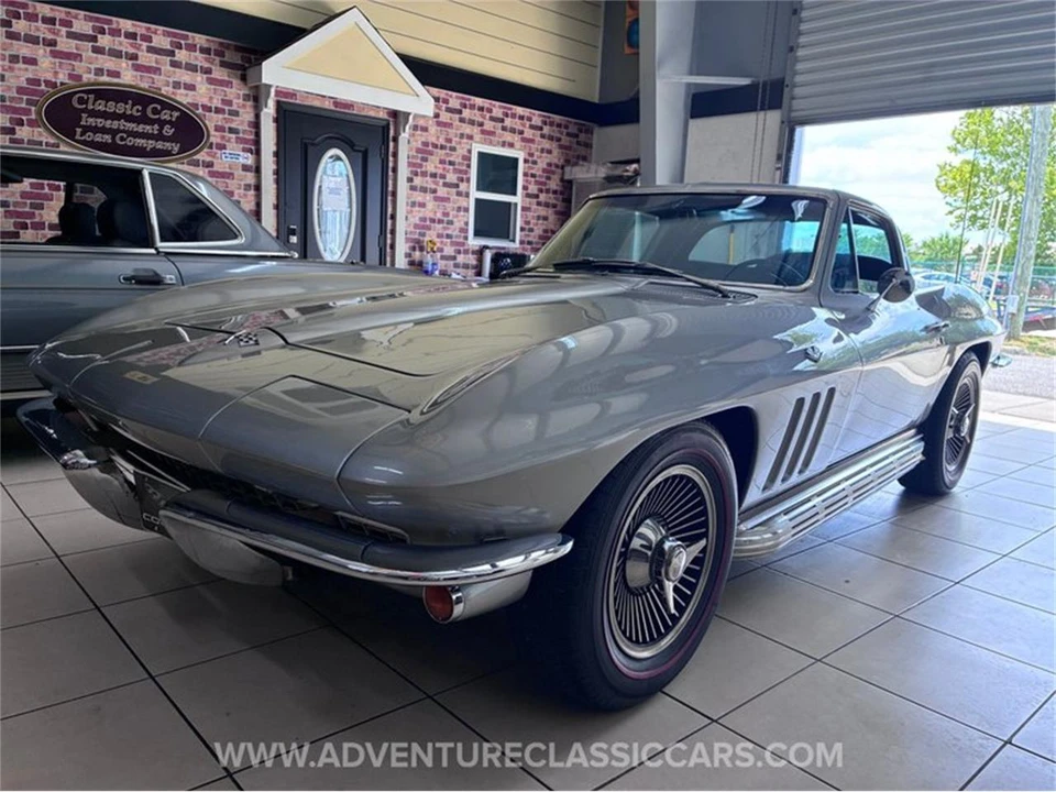 1965 Chevrolet Corvette C2 - Image 15 of 31