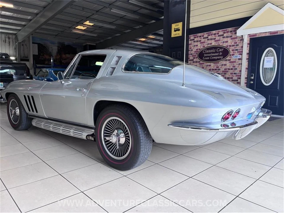 1965 Chevrolet Corvette C2 - Image 20 of 31