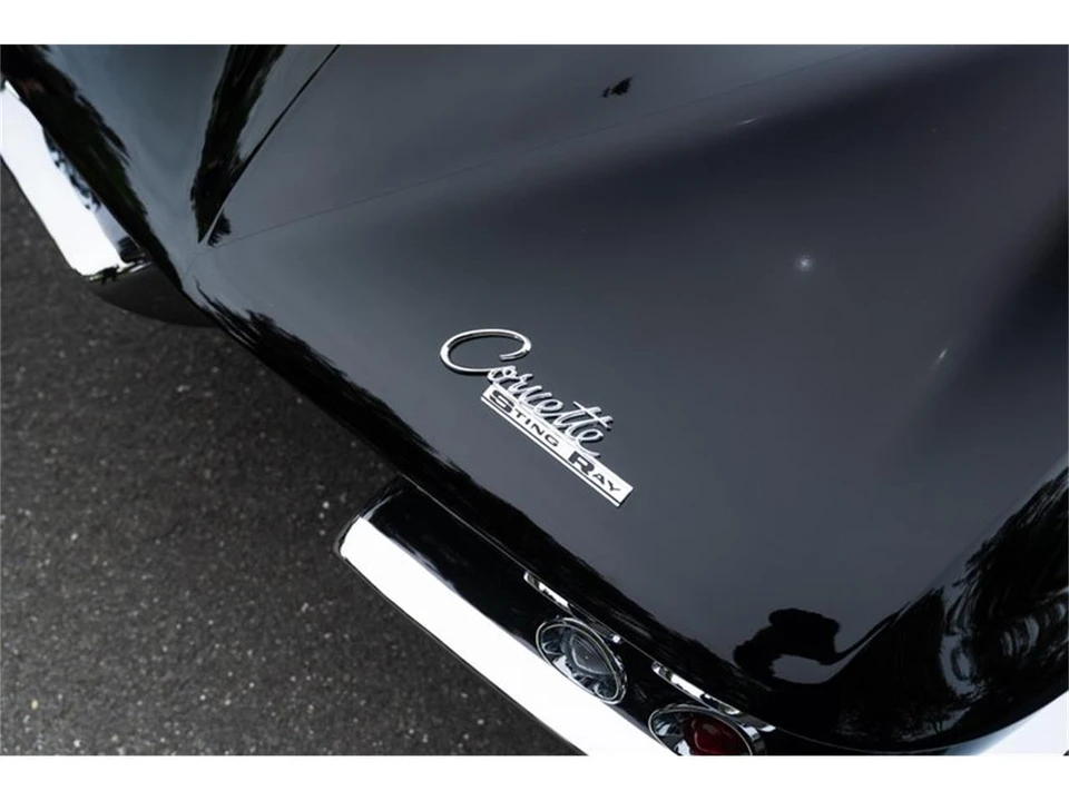 1965 Chevrolet Corvette C2 - Image 23 of 31