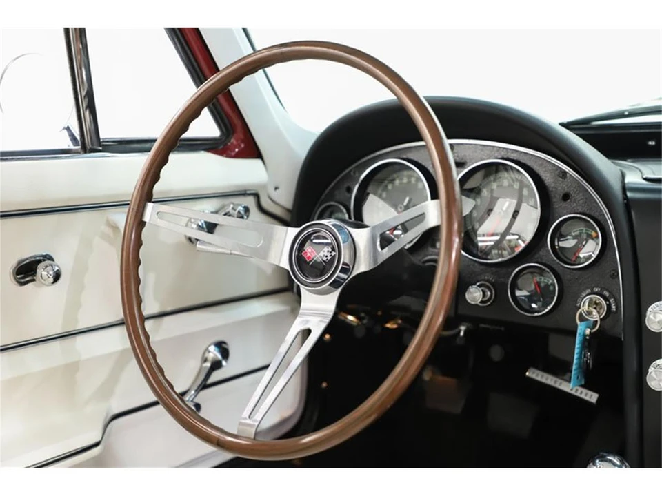 1965 Chevrolet Corvette C2 - Image 16 of 31