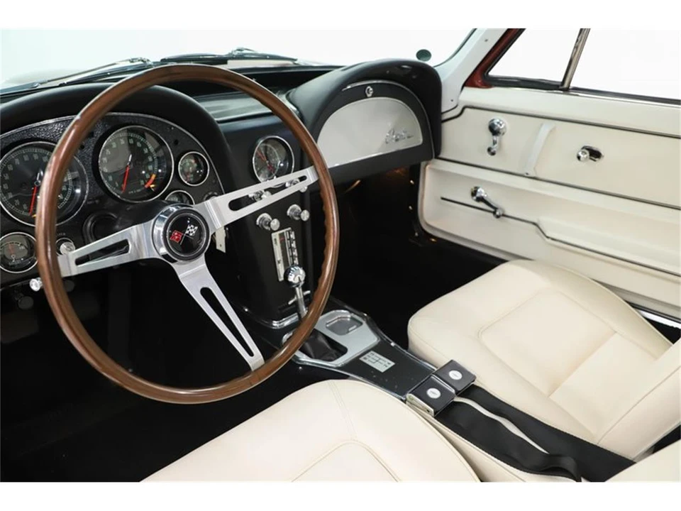 1965 Chevrolet Corvette C2 - Image 2 of 31