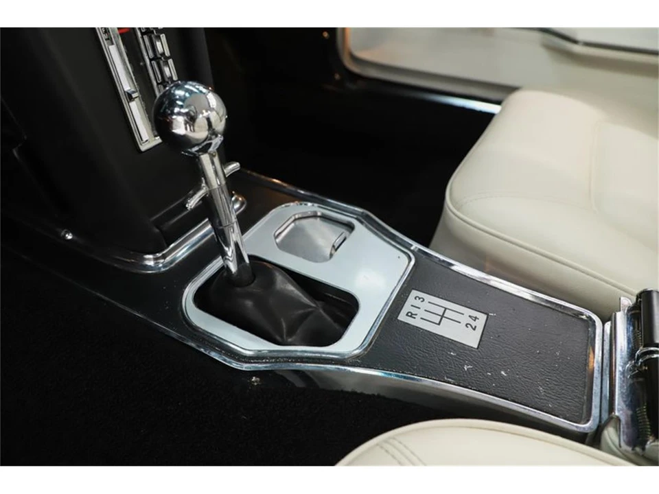 1965 Chevrolet Corvette C2 - Image 3 of 31