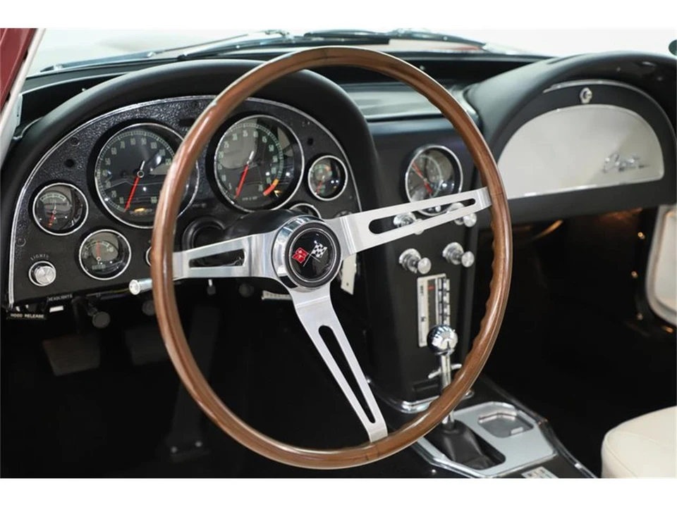 1965 Chevrolet Corvette C2 - Image 30 of 31