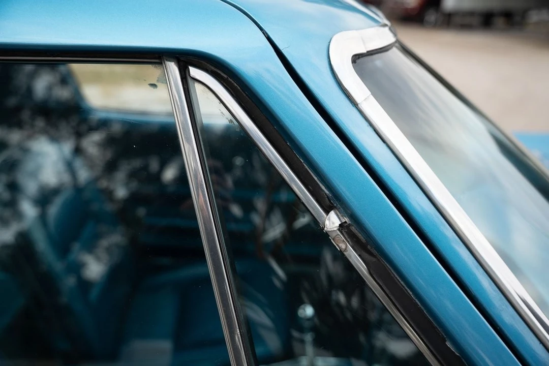 1965 Chevrolet Corvette C2 - Image 20 of 21