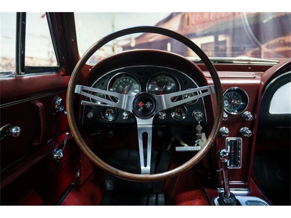 1965 Chevrolet Corvette C2 - Image 9 of 31