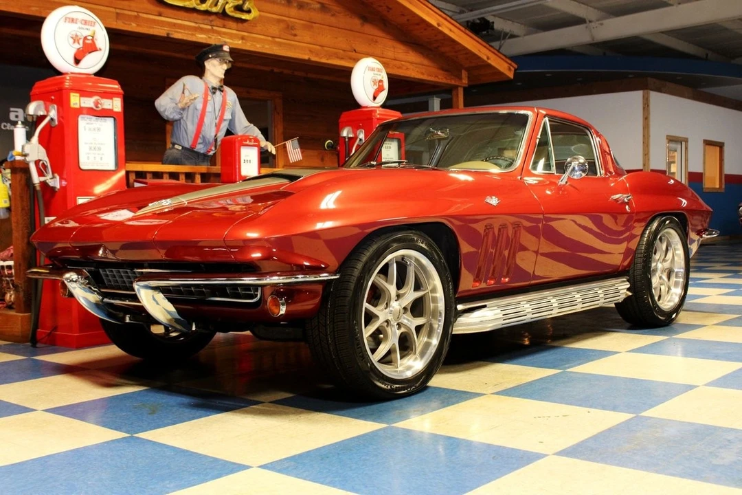 1965 Chevrolet Corvette C2 - Image 5 of 31