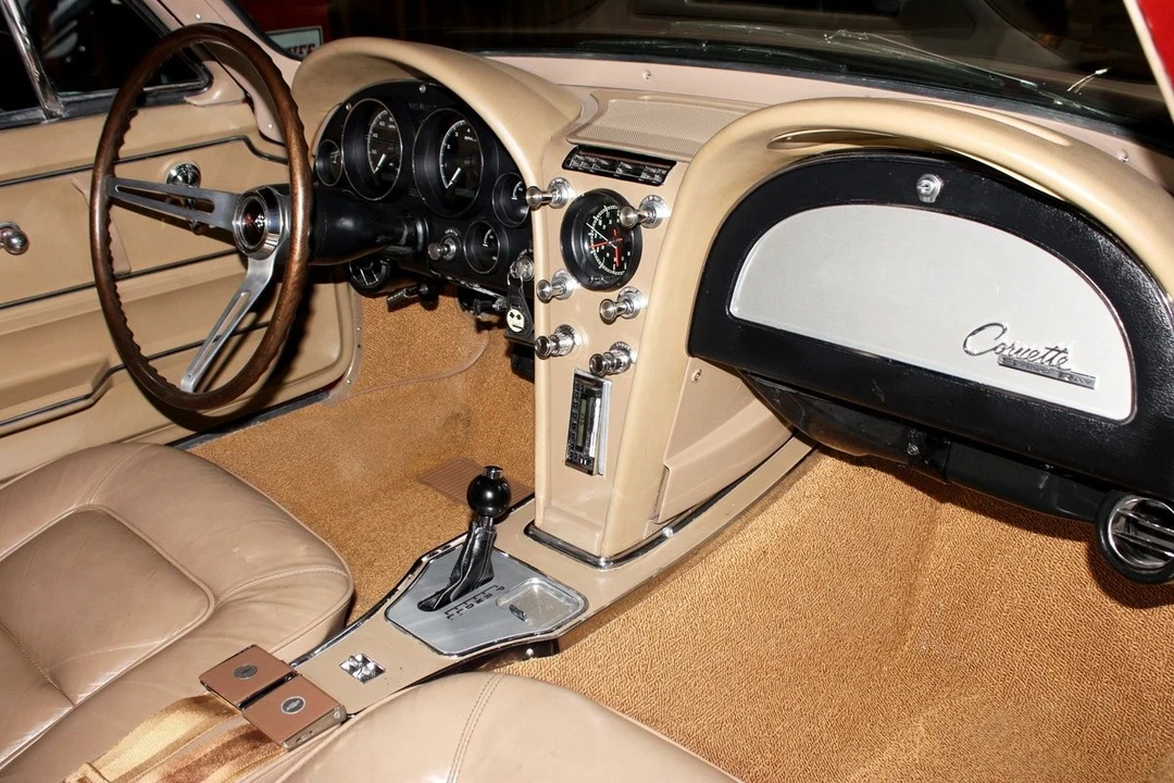 1965 Chevrolet Corvette C2 - Image 21 of 31