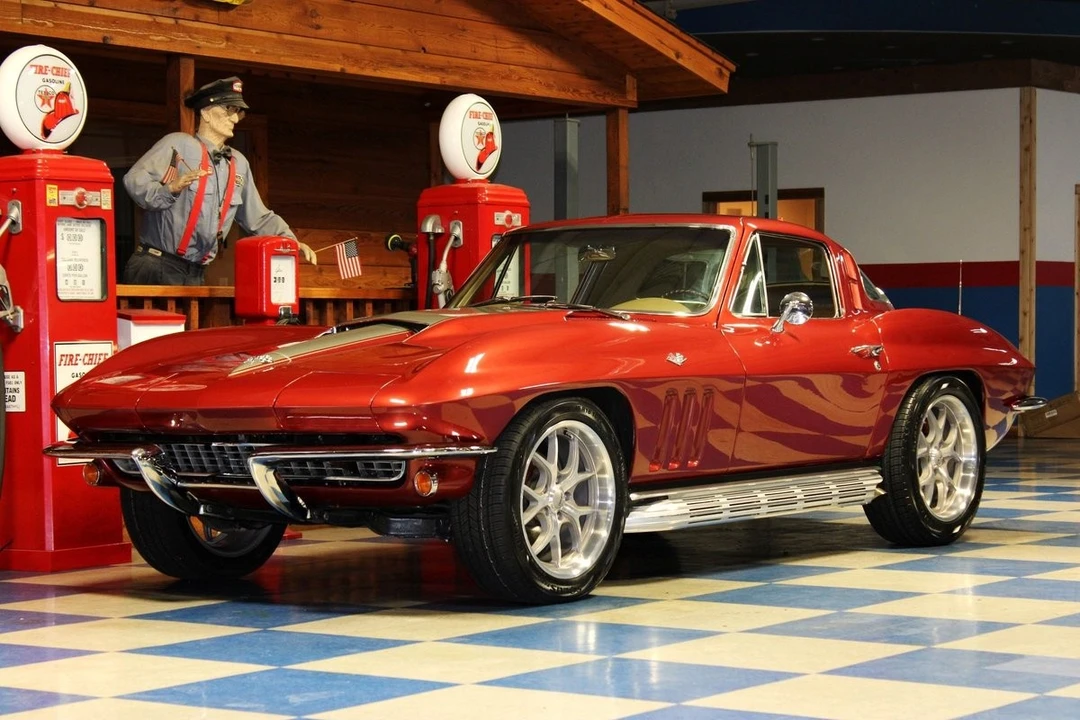 1965 Chevrolet Corvette C2 - Image 3 of 31