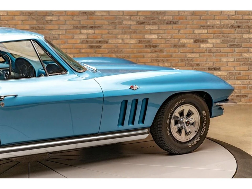 1965 Chevrolet Corvette C2 - Image 10 of 31