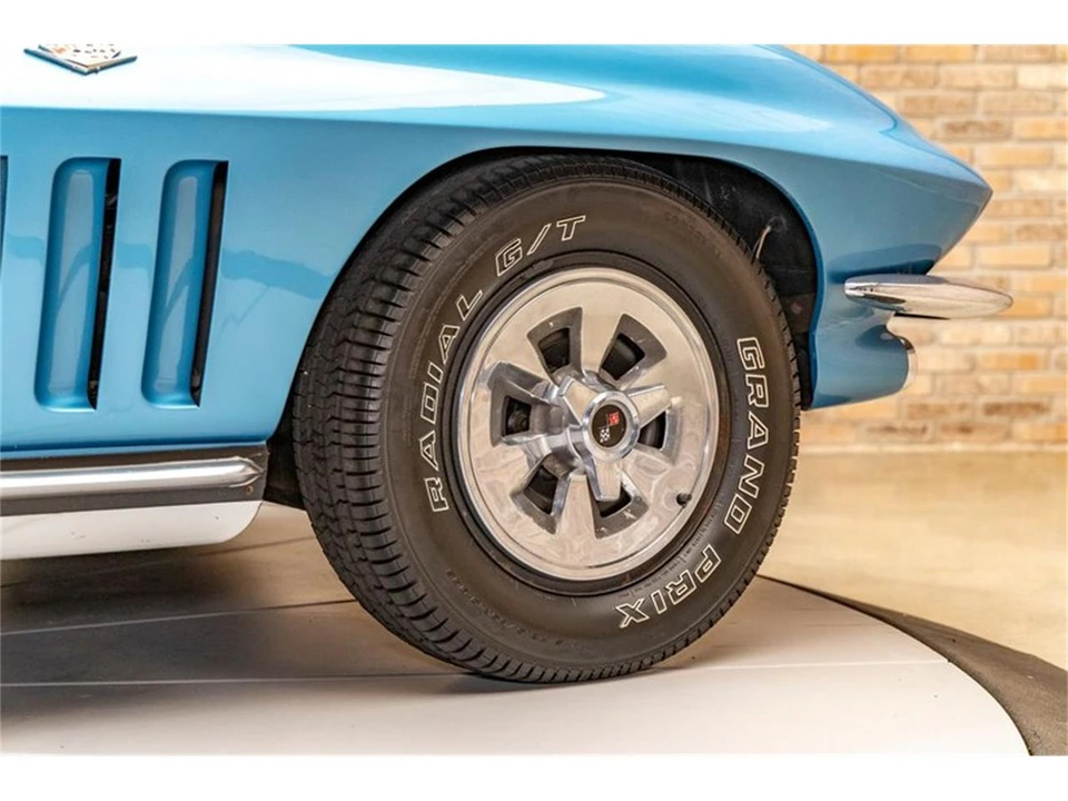 1965 Chevrolet Corvette C2 - Image 16 of 31