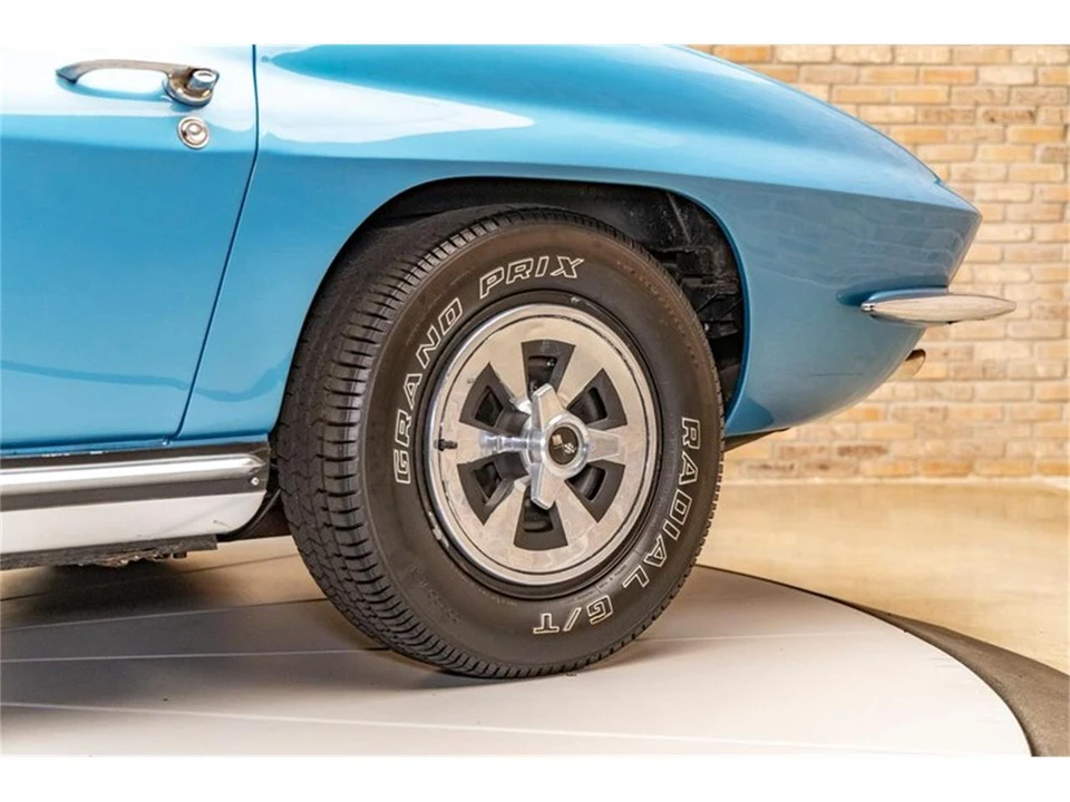 1965 Chevrolet Corvette C2 - Image 14 of 31