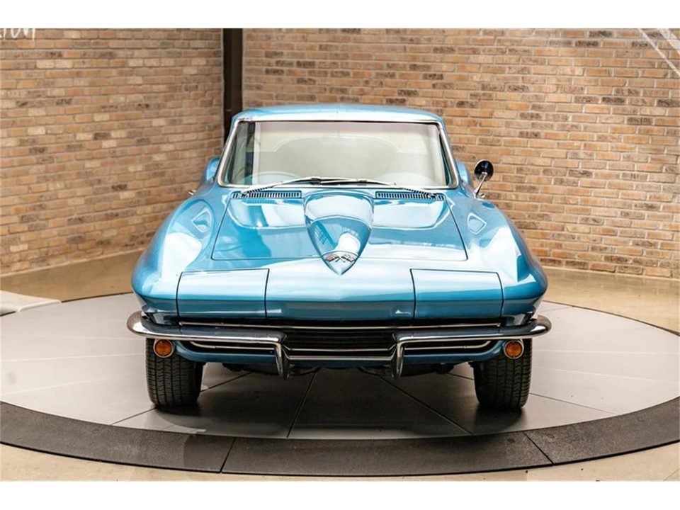 1965 Chevrolet Corvette C2 - Image 2 of 31