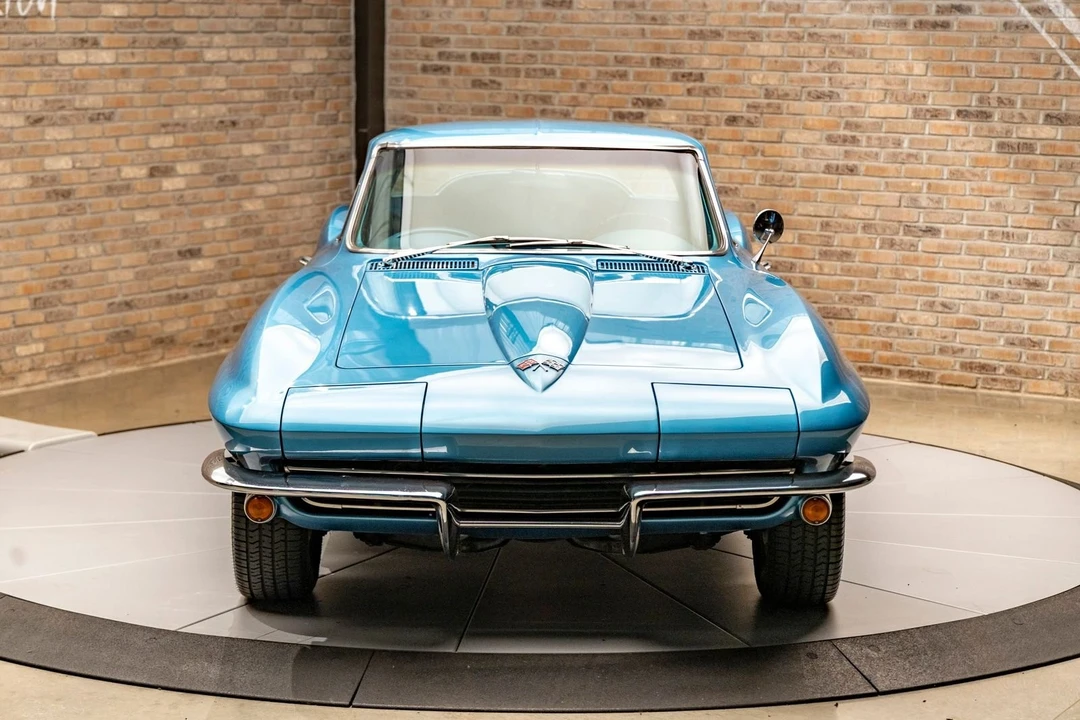 1965 Chevrolet Corvette C2 - Image 2 of 24