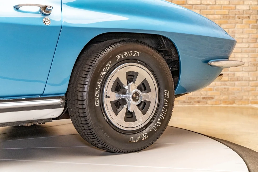 1965 Chevrolet Corvette C2 - Image 14 of 24