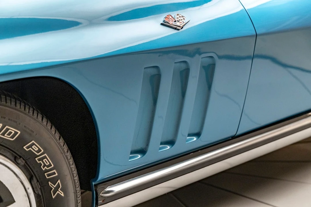 1965 Chevrolet Corvette C2 - Image 22 of 24