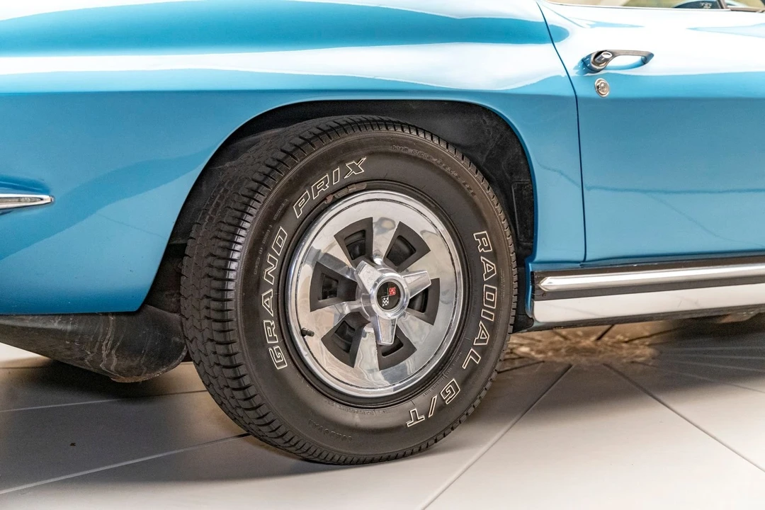 1965 Chevrolet Corvette C2 - Image 15 of 24