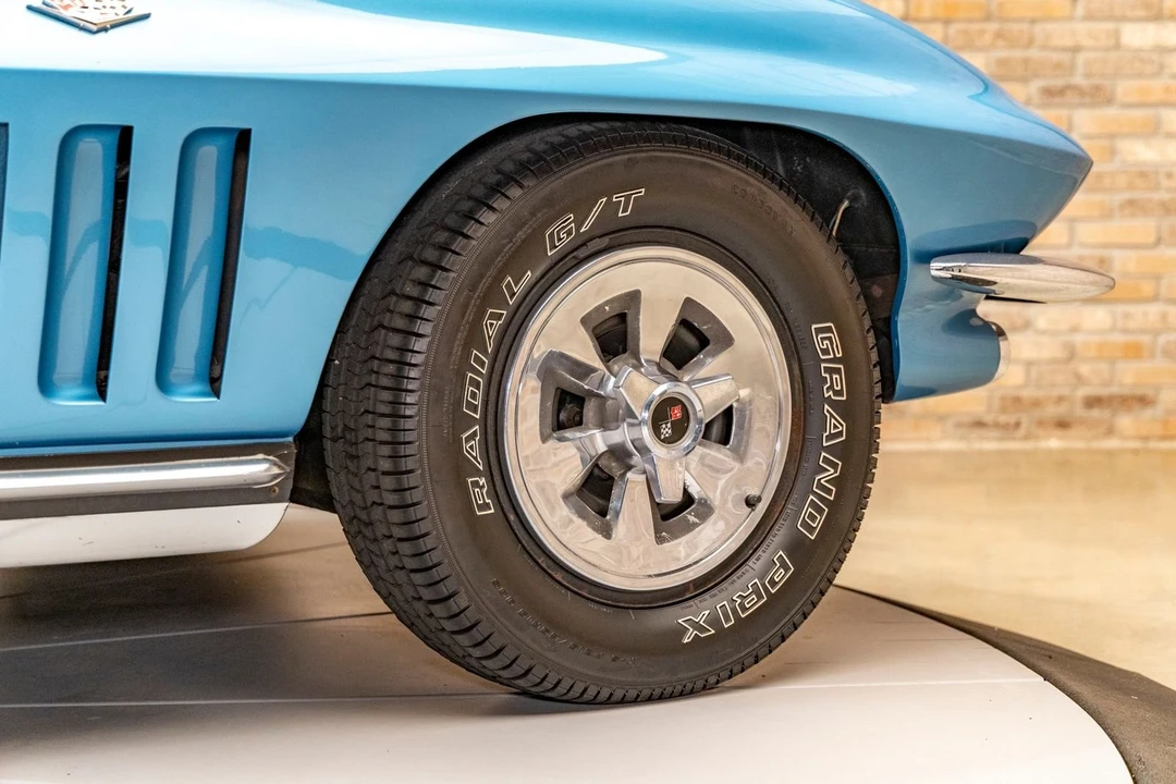 1965 Chevrolet Corvette C2 - Image 16 of 24