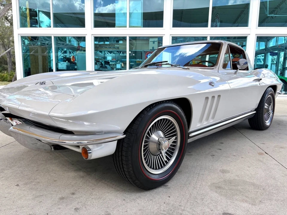 1965 Chevrolet Corvette C2 - Image 12 of 21