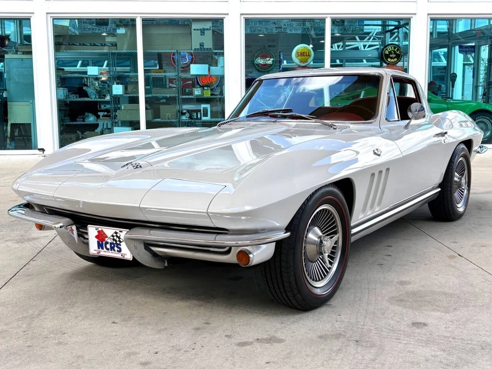 1965 Chevrolet Corvette C2 - Image 11 of 21
