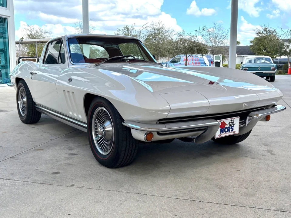 1965 Chevrolet Corvette C2 - Image 4 of 21