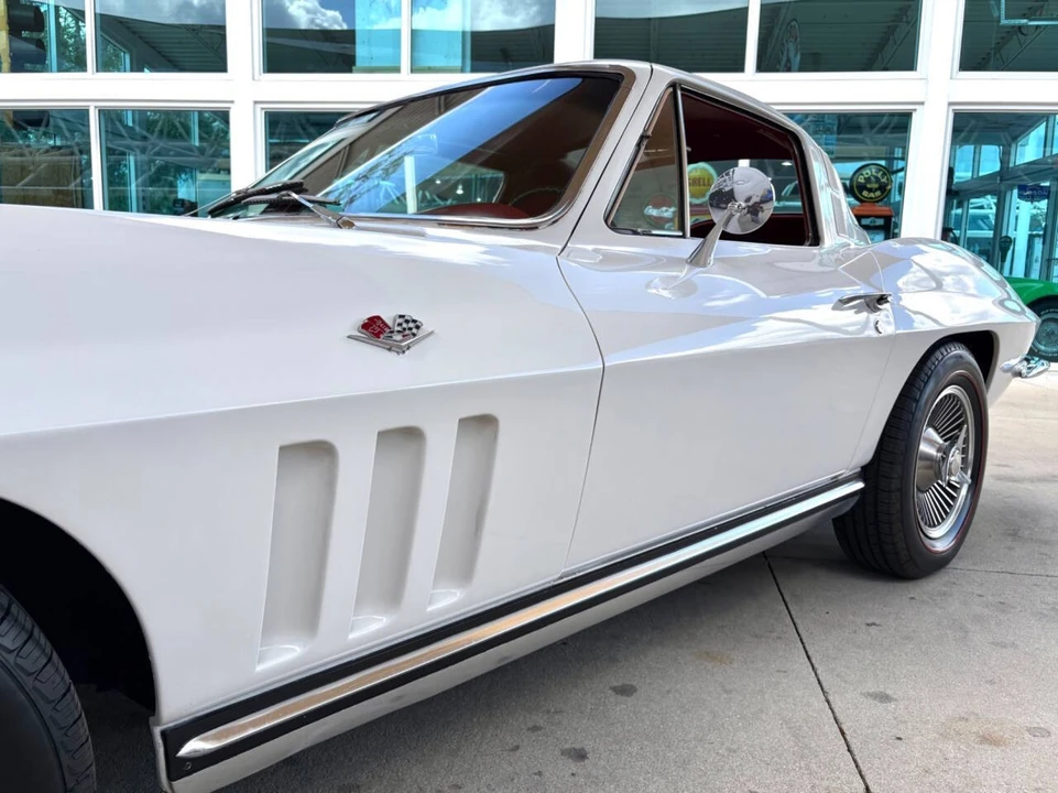 1965 Chevrolet Corvette C2 - Image 13 of 21