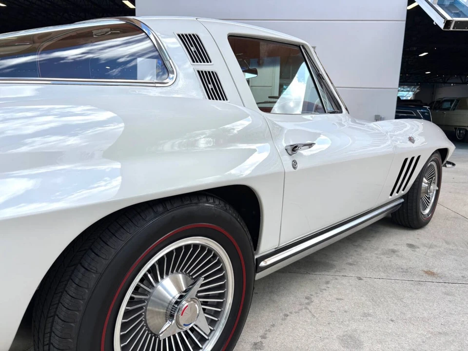 1965 Chevrolet Corvette C2 - Image 17 of 21