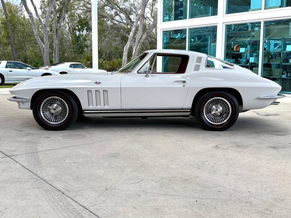 1965 Chevrolet Corvette C2 - Image 10 of 21