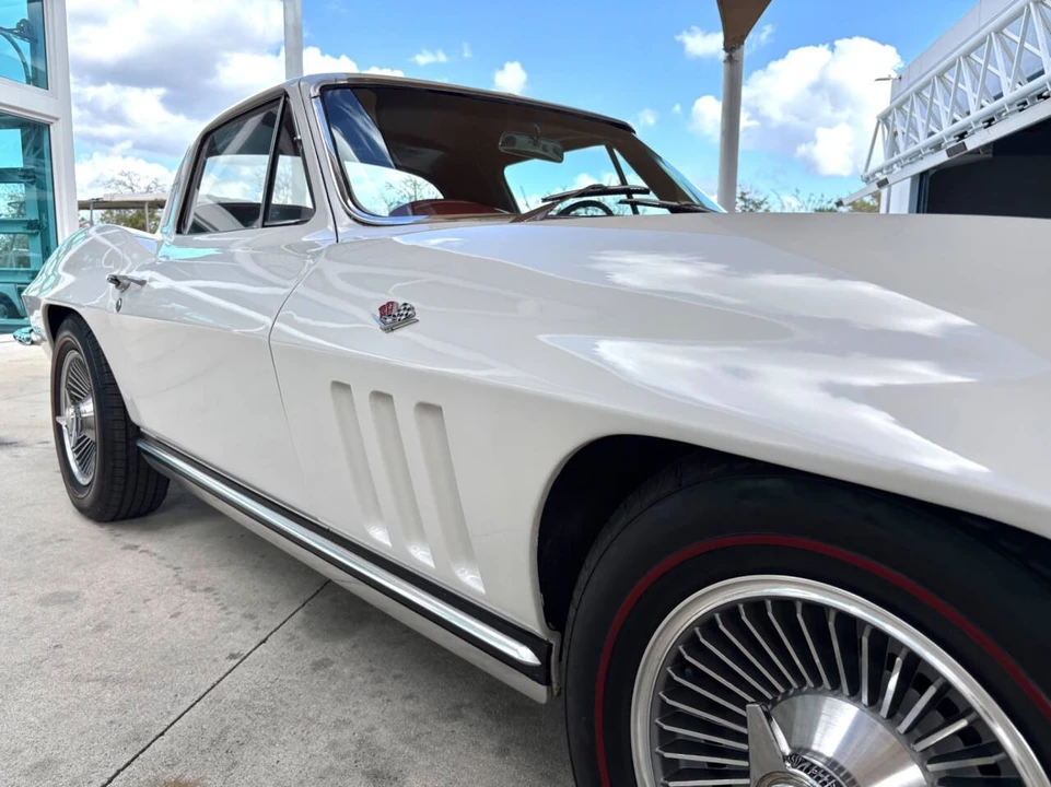 1965 Chevrolet Corvette C2 - Image 18 of 21