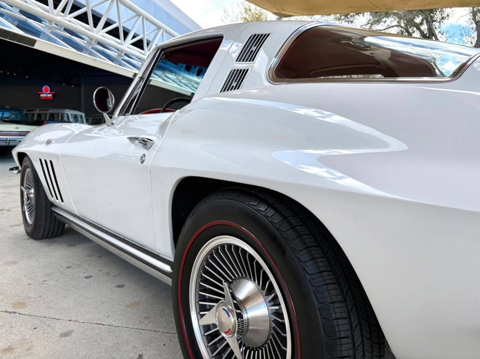 1965 Chevrolet Corvette C2 - Image 14 of 21