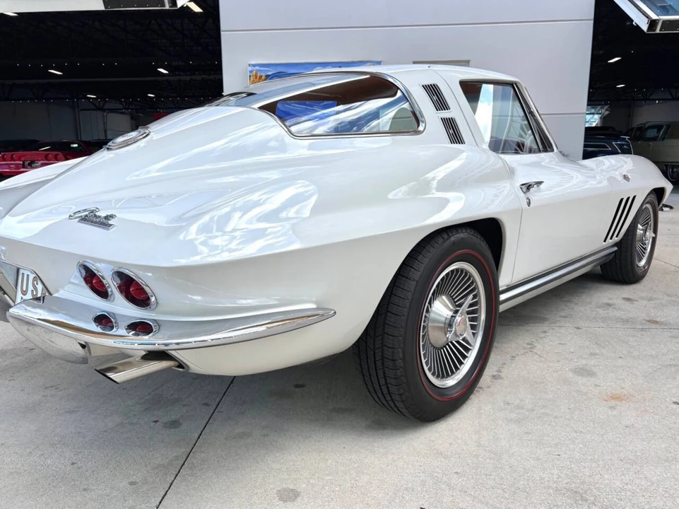 1965 Chevrolet Corvette C2 - Image 16 of 21